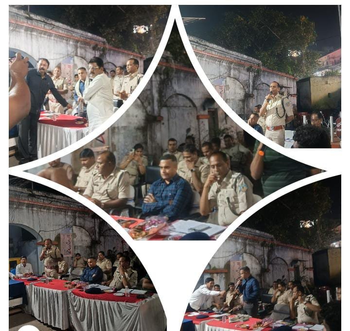 कतरास थाना के प्रांगण में दुर्गा पूजा को लेकर शांति समिति की बैठक संपन्न, दुर्गा पूजा में शांति भंग करने वालों पर होगी कड़ी कार्रवाई,डीजे पर रहेगा पूर्ण प्रतिबंध; पूजा पंडालों और म 1 कतरास थाना के प्रांगण में दुर्गा पूजा को लेकर शांति समिति की बैठक संपन्न, दुर्गा पूजा में शांति भंग करने वालों पर होगी कड़ी कार्रवाई,डीजे पर रहेगा पूर्ण प्रतिबंध; पूजा पंडालों और म - धनबाद, झारखंड
