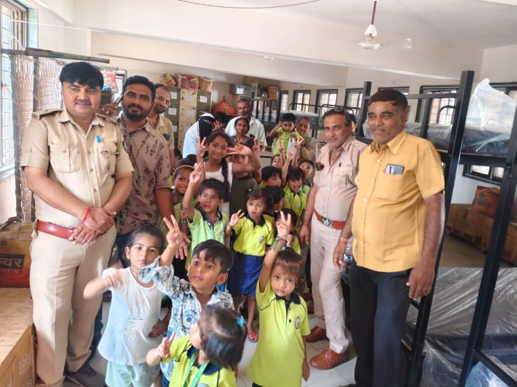 સ્કૂલ ના બાળકો ની કેશોદ માર્ગ પરિવહન નિગમ એસ ટી ડેપો ની રોમાંચક મુલાકાત 1 સ્કૂલ ના બાળકો ની કેશોદ માર્ગ પરિવહન નિગમ એસ ટી ડેપો ની રોમાંચક મુલાકાત - JUNAGADH, गुजरात