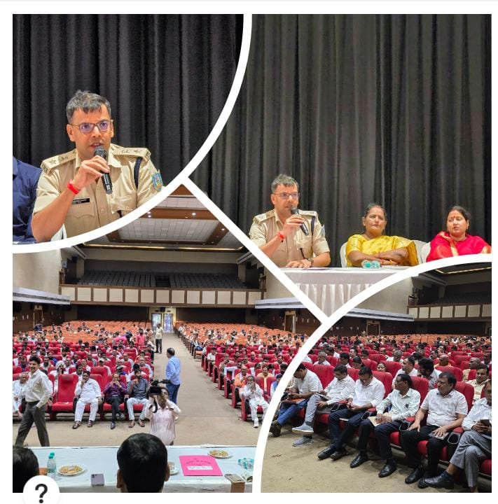 दुर्गा पूजा को लेकर न्यू टाउन हॉल में जिला स्तरीय शांति समिति की बैठक संपन्न सुरक्षा, स्वच्छता और यातायात व्यवस्था को लेकर दिए गए सख्त निर्देश