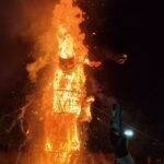 बेगूं में 51 फीट ऊंचे रावण के पुतले का दहन, आतिशबाजी से जगमगाया आसमान हजारों लोगों की मौजूदगी में नगरपालिका अध्यक्ष गरिमा कुलदीप शर्मा ने किया रावण दहन