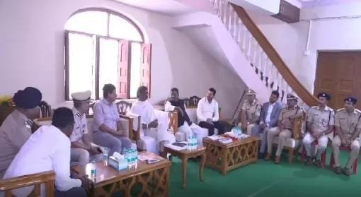 अधिकारियों और राजनेताओं ने किया रूपी सोरेन को नमन