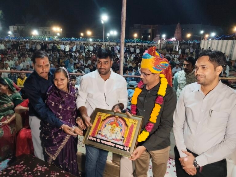 छोटू सिंह रावणा की भजन प्रस्तुतियों पर झूमे श्रद्धालु, ओपन जिम पार्क का नाम चंद्रशेखर आजाद पार्क रखा