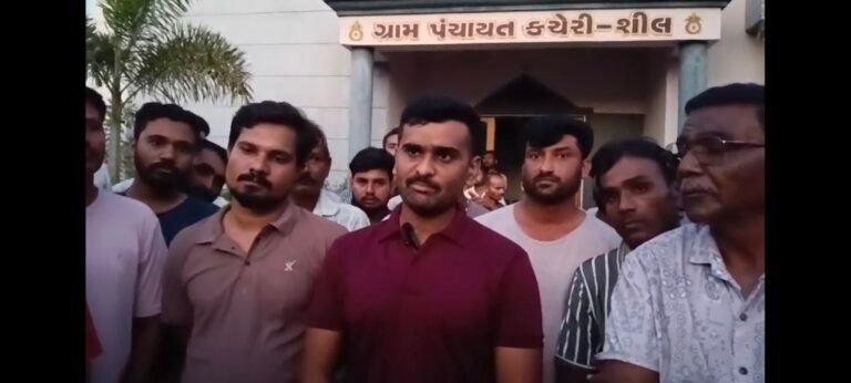 માંગરોળ તાલુકાના શીલ ગામે વિકાસના કામોને લઈને ફરી સવાલો ઉઠ્યા
