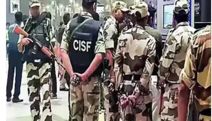 CISF में बड़ा बदलाव, 1 नवंबर से लागू होगा नया ढांचा; अब डोमेन के आधार पर होगी सुरक्षा की कमान CISF में बड़ा बदलाव, 1 नवंबर से लागू होगा नया ढांचा; अब डोमेन के आधार पर होगी सुरक्षा