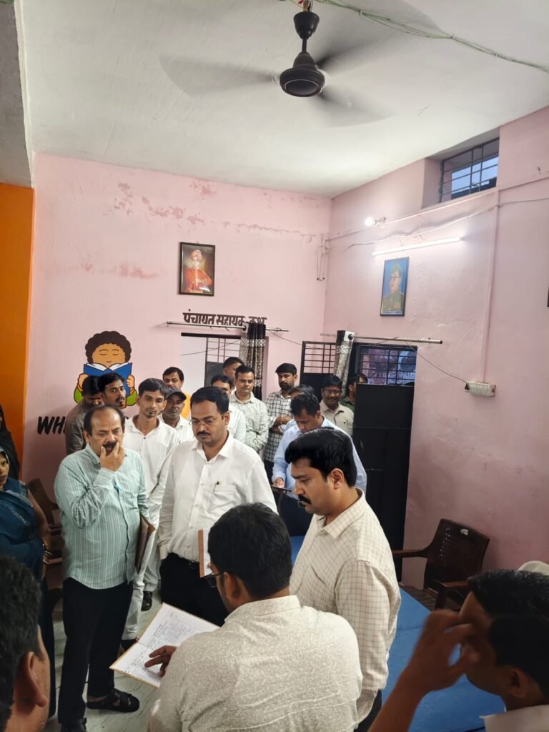 रिपोर्टर-अनिरुद्ध अग्रहरि/ विशेष सचिव खाद्य एवं नागरिक आपूर्ति विभाग अरविन्द सिंह ने विकास खण्ड सांथा का भ्रमण कर निर्धारित पैरामीटर्स पर योजनाओं किया समीक्षा