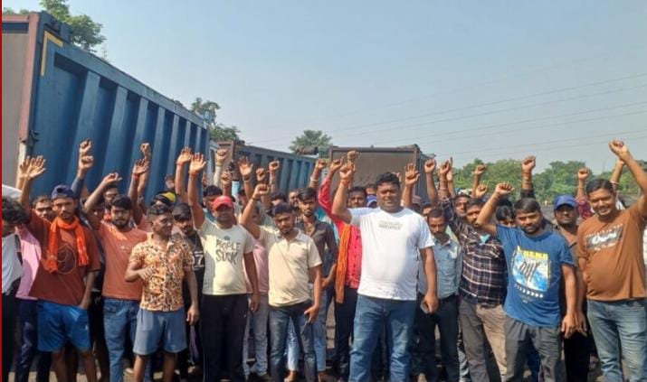 चासनाला कोलियरी में बड़ा भूचाल: सेल के टासरा प्रोजेक्ट से प्रतिदिन चालीस से पचास गाड़ी कोयला चोरी, संसद से विधायक तक के शामिल होने का सनसनीखेज आरोप; अनिश्चितकाल के लिए परिवहन कार्य