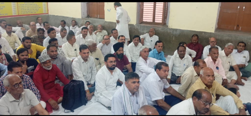 *श्री गौड़ ब्राह्मण सभा नारनौल में यूजीसी, एससी-एसटी एक्ट व जातिगत आरक्षण के विरोध स्वर्ण समाज की अहम बैठक* 1 *श्री गौड़ ब्राह्मण सभा नारनौल में यूजीसी, एससी-एसटी एक्ट व जातिगत आरक्षण के विरोध स्वर्ण समाज की अहम बैठक* - MAHENDRAGARH, हरियाणा