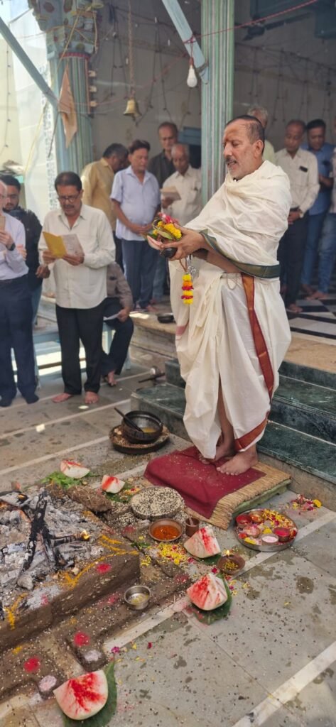 માંગરોળ સામુદ્રી મંદિર પર હવન સંપન્ન થયું 1 માંગરોળ સામુદ્રી મંદિર પર હવન સંપન્ન થયું - JUNAGADH, गुजरात