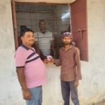 शराब दुकान खुलते ही, पहले दिन लगी लंबी कतार