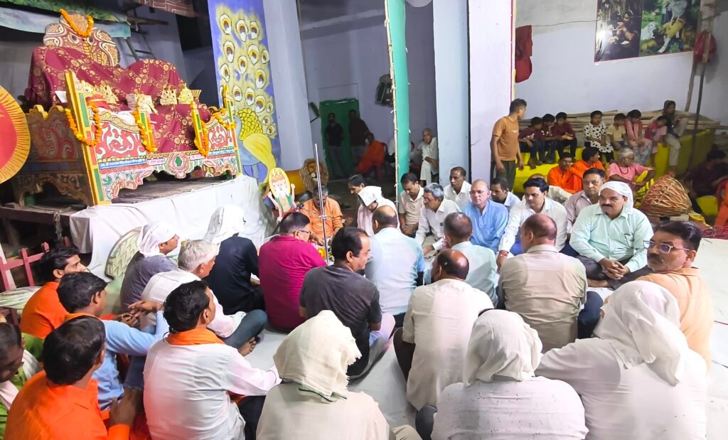 कांठ में 117वें रामलीला वार्षिकोत्सव का आगाज, मुकुट पूजन में गूंजे श्रीराम के जयकारे 1 कांठ में 117वें रामलीला वार्षिकोत्सव का आगाज, मुकुट पूजन में गूंजे श्रीराम के जयकारे - MORADABAD, उत्तर प्रदेश