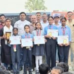 कांठ: गुरु वंदन-छात्र अभिनंदन कार्यक्रम में मेधावी बच्चे -सर्वश्रेष्ठ शिक्षिका सम्मानित