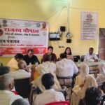 कांठ: उपजिलाधिकारी ने ग्राम राजस्व चौपाल में सुनी ग्रामीणों की समस्याएं, कई का कराया निस्तारण