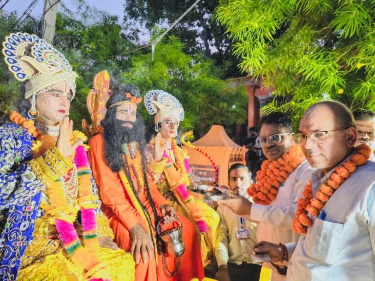 कांठ में धूमधाम से निकली श्रीराम बारात, आकर्षण का केंद्र रहा भगवान श्रीराम का सिंहासन