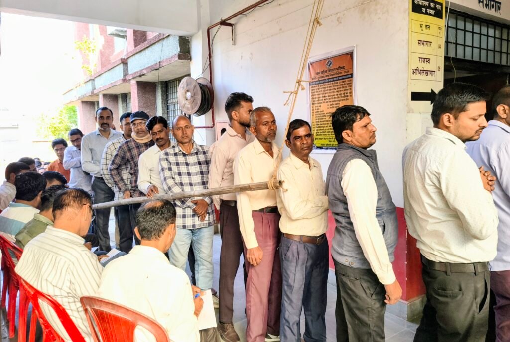 कांठ में शांति पूर्ण माहौल में संपन्न हुआ एमएलसी के लिए मतदान, 71.04 प्रतिशत पड़े वोट - MORADABAD, उत्तर प्रदेश