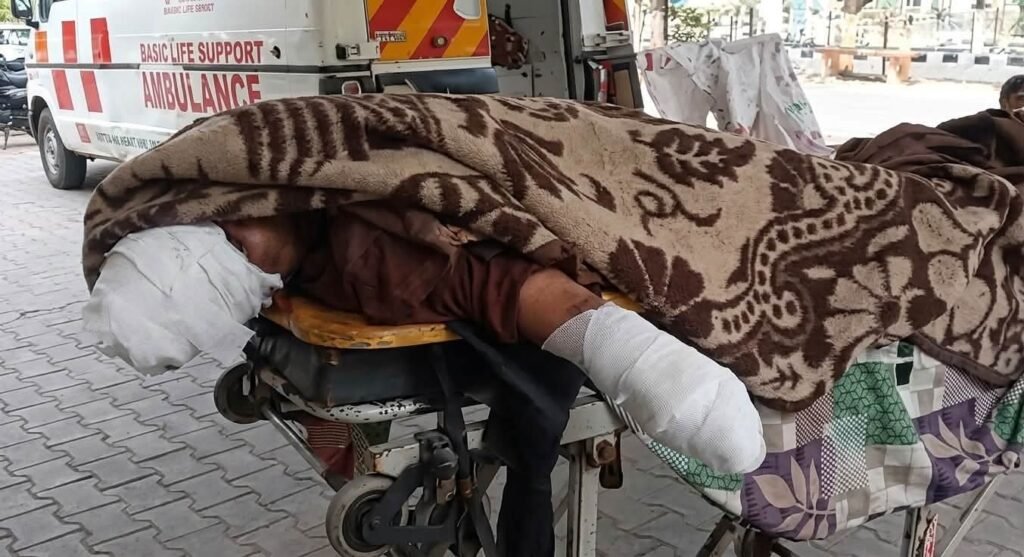 लुधियाना में बदमाशों ने एक युवक की तलवार से हाथ काटा, किराना दुकान पर छोड़ हुए फरार - ਲੂਿਧਆਣਾ, पंजाब