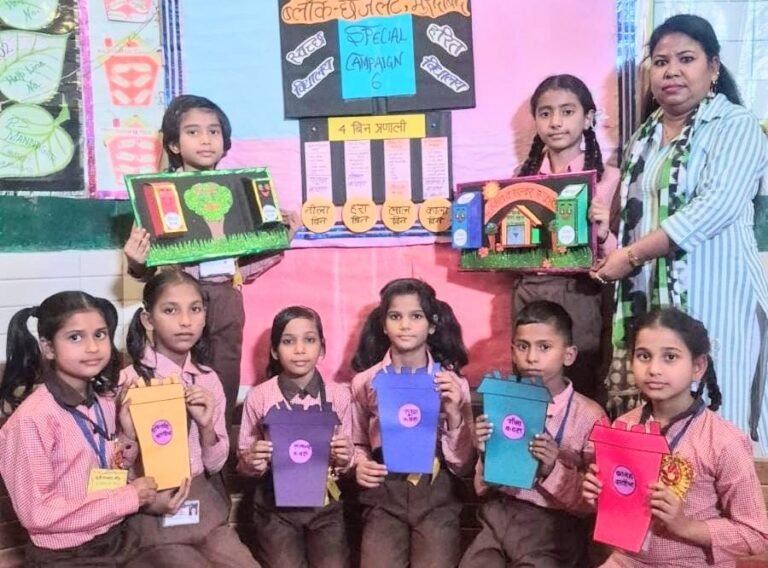 कांठ के प्राथमिक विद्यालय माननगर में बच्चों को किया जागरूक