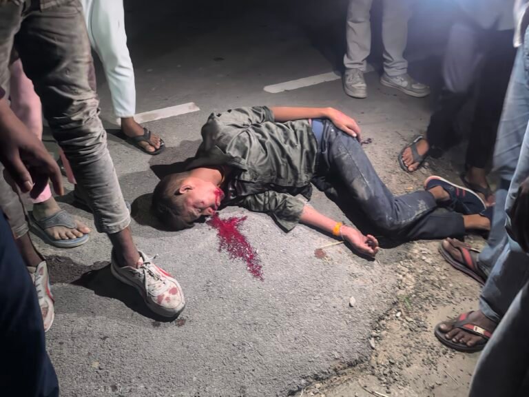 करमही-चिउटहा मार्ग पर सड़क हादसा, अज्ञात वाहन की टक्कर से बाइक सवार युवक गंभीर रूप से घायल।