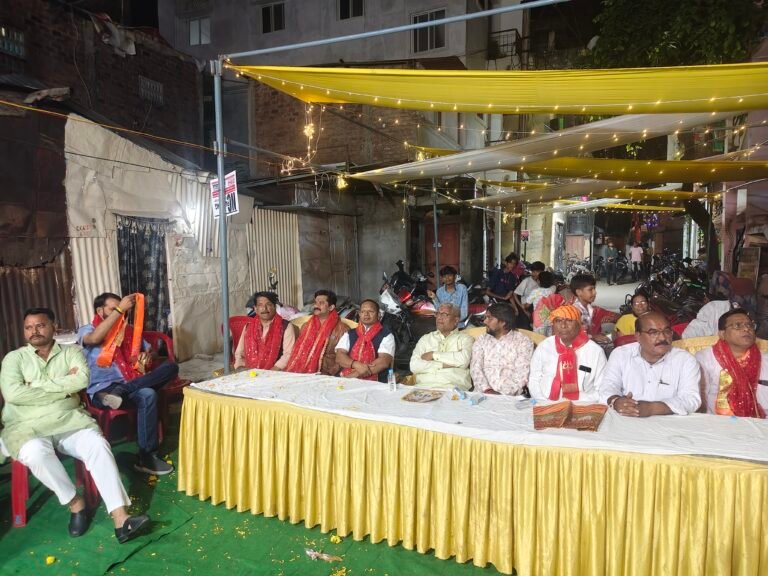 चतुर्थ नवरात्रि के पावन पर्व पर आज दिनांक 14/10/2026 बुधवार को पंचम की फैल में जय श्री महांकाल मित्र मंडल द्वारा महाआरती सांस्कृतिक गरबा बालिकाओ द्वारा खेला गया