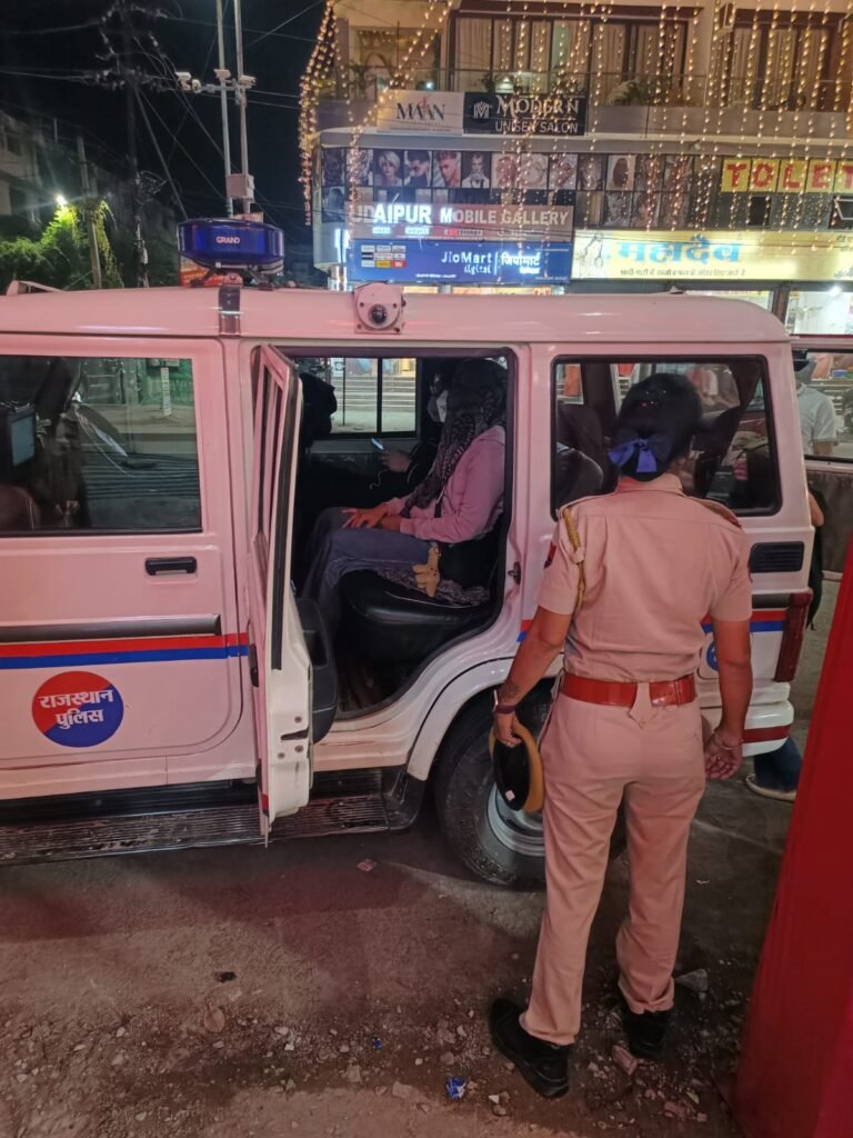 उदयपुर पुलिस और सीआईडी विशेष शाखा की बड़ी कार्रवाई बिना वैध दस्तावेजों के होटल में रुकीं 3 थाईलैंड मूल की महिलाएं डिटेन अनैतिक गतिविधियों की आशंका