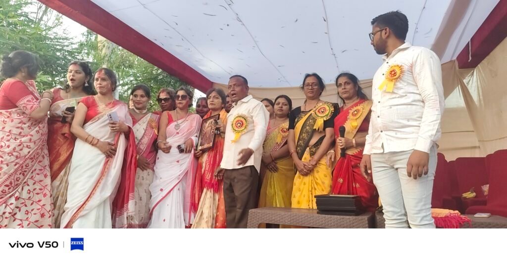झूसी व्यापार मंडल टीम द्वारा झूसी में भंडारा आयोजित किया गया 1 झूसी व्यापार मंडल टीम द्वारा झूसी में भंडारा आयोजित किया गया - PRAYAGRAJ, उत्तर प्रदेश