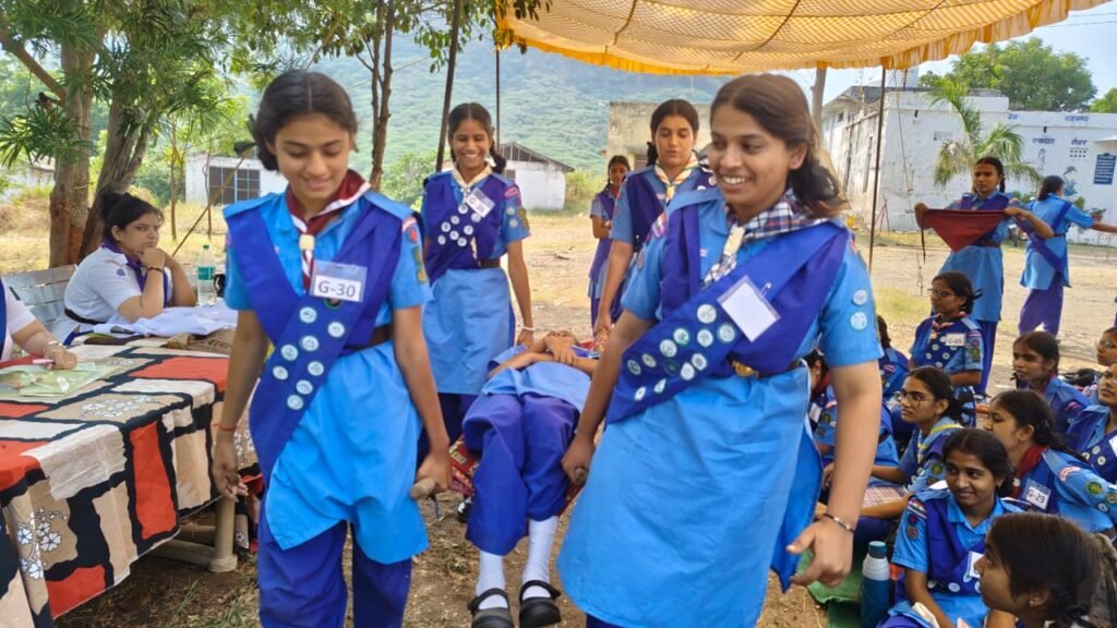 स्काउटिंग के रंग, अनुशासन और दिशा ज्ञान का अनूठा संगम: उदयपुर में राज्य स्तरीय प्रेसीडेंट अवार्ड गाइड प्रमाण पत्र जांच शिविर का दूसरा दिन - UDAIPUR, राजस्थान