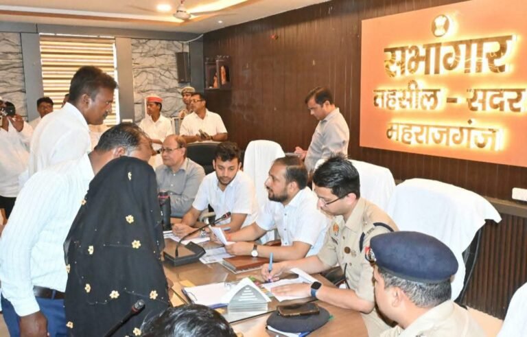 जन शिकायतों एवं समस्याओं के त्वरित, निष्पक्ष एवं गुणवत्तापूर्ण समाधान के उद्देश्य से शनिवार को जनपद की सभी चारों तहसीलों सम्पूर्ण समाधान दिवस का किया गया आयोजन