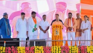 मुख्यमंत्री योगी आदित्यनाथ जी आज जनपद बलरामपुर में ₹803 करोड़ से अधिक लागत की 78 विकास परियोजनाओं के लोकार्पण/शिलान्यास कार्यक्रम में हुए सम्मिलित