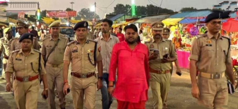डीआईजी एस. चनप्पा ने महराजगंज के प्रसिद्ध शाक्तिपीठ मां लेहड़ा देवी मंदिर और फरेंदा कस्बे का किया भ्रमण