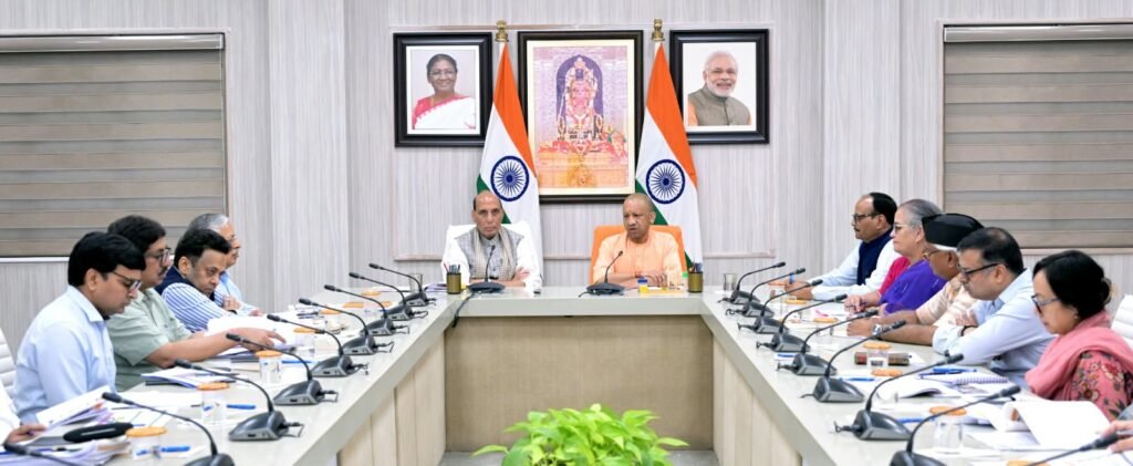गोमती नदी के आसपास के निचले क्षेत्रों में जलभराव की समस्या, प्रभावित परिवारों तक राहत पहुंचाने और भविष्य में ऐसी परिस्थितियों से बचाव के लिए प्रस्तावित परियोजनाओं की समीक्षा की 1 गोमती नदी के आसपास के निचले क्षेत्रों में जलभराव की समस्या, प्रभावित परिवारों तक राहत पहुंचाने और भविष्य में ऐसी परिस्थितियों से बचाव के लिए प्रस्तावित परियोजनाओं की समीक्षा की - MAHRAJGANJ, उत्तर प्रदेश