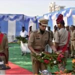 पुलिस स्मृति दिवस पर शहीद जवानों को किया गया नमन, पुलिस अधीक्षक शक्ति मोहन अवस्थी ने अर्पित किया पुष्पचक्र