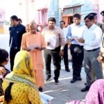 मुख्यमंत्री योगी आदित्यनाथ जी ने आज गोरखनाथ मंदिर परिसर में आयोजित किया ‘जनता दर्शन’ सुनीं फरियाद