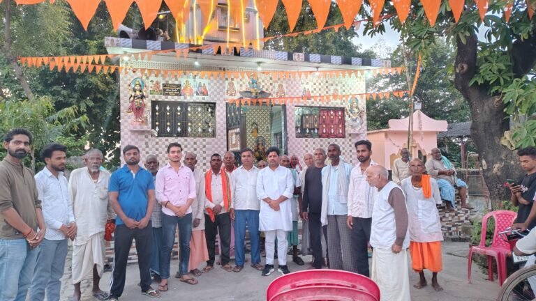 318 सदर विधानसभा में धर्मनाथ खरवार का जनसंपर्क अभियान, गांव-गांव पहुंचकर सरकार की योजनाओं की दी जानकारी