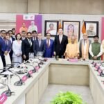 मुख्यमंत्री योगी आदित्यनाथ जी ने आज लखनऊ में सिंगापुर के शीर्ष उद्योगपतियों एवं निवेशकों के 14 सदस्यीय उच्चस्तरीय व्यापारिक प्रतिनिधिमंडल के साथ की बैठक