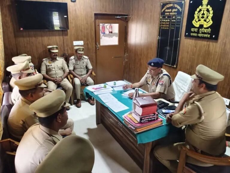 सीओ निचलौल ने ठूठीबारी थाने में सीसीटीवी कैमरों की जांच की, लंबित मामलों के निस्तारण के दिए निर्देश