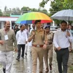 PET परीक्षा को लेकर महराजगंज प्रशासन अलर्ट, डीएम-एसपी ने परीक्षा केंद्रों का किया सघन निरीक्षण- फरेंदा में डीएम-एसपी ने परखी PET परीक्षा की सुरक्षा व्यवस्था, CCTV निगरानी की जांच