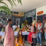 ममरी, परेली व अहमदनगर में धूमधाम से मनाई गई गांधी जयंती ध्वजारोहण के बाद मेधावी बच्चों को पुरस्कार व शील्ड देकर किया गया सम्मानित