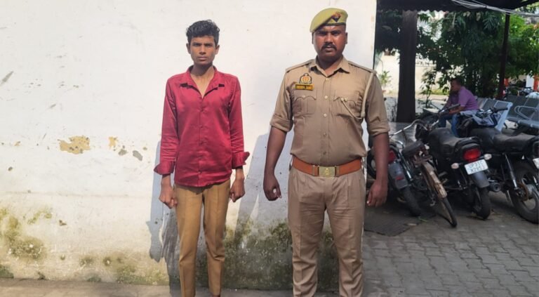 गोला पुलिस की बड़ी कार्रवाई, वांछित अभियुक्त शिवा गिरफ्तार तिकुनिया तिराहे पर सघन चेकिंग के दौरान पुलिस ने दबोचा, बीएनएस की धाराओं में दर्ज था मुकदमा