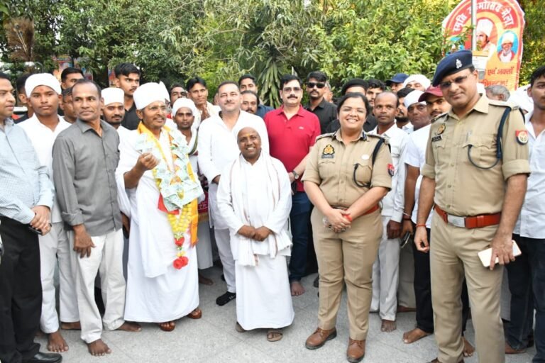 खीरी पुलिस का सुरक्षा समीक्षा अभियान: लोकसभा अध्यक्ष व उपमुख्यमंत्री के आगमन को लेकर SSP ख्याति गर्ग ने लिया तैयारियों का जायजा