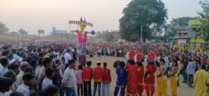 जय श्रीराम के जयघोष से गूंजा महुली, अहंकार का प्रतीक रावण धू-धू कर जला 7 जय श्रीराम के जयघोष से गूंजा महुली, अहंकार का प्रतीक रावण धू-धू कर जला - SONBHADRA, उत्तर प्रदेश