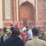 पंजाबी सिंगर दलजीत सिंह ने किया ताजमहल का दीदार