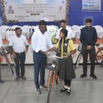 ડાંગ જિલ્લાના આદિવાસી સાંસ્કૃતિક ભવન આહવા ખાતે કુલ ૧૨૦૦ આદિજાતિ લાભાર્થીઓને વિવિધ કીટ વિતરણનો કાર્યક્રમ યોજાયો