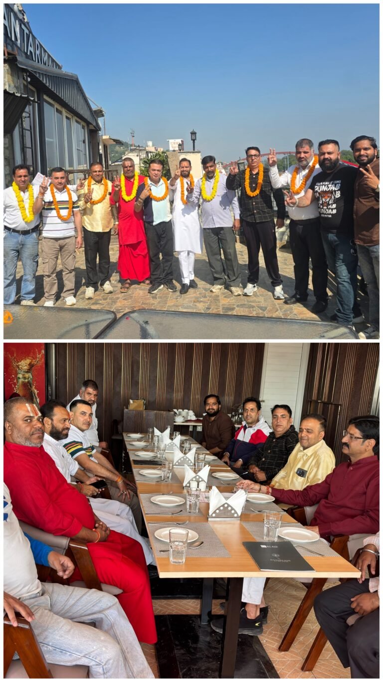 राष्ट्रीय सावक मंच के संयोजक चंद्रमोहन कौशिक जी की संस्तूति पर जिला अध्यक्ष कीर्तिकांत शर्मा ने श्रवणनाथ नगर स्थित अंतर्मन होटल में राष्ट्रीय सावक मंच की जिला कार्यकारिणी की विधिवत