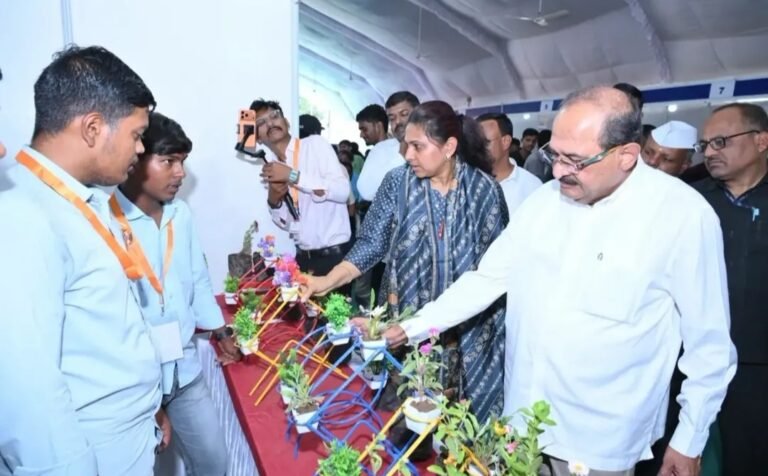 बिल्डिंग प्रवरा’तून आत्मनिर्भरतेचा जागर; विद्यार्थ्यांच्या व्यावसायिक दृष्टिकोनाला विखे पाटलांची दाद
