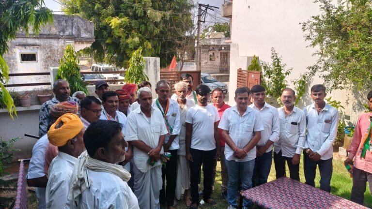 जिला परिषद वार्ड 21 में प्रेमसुख महिया का तूफानी जनसंपर्क, ग्रामीणों का मिल रहा सहयोग