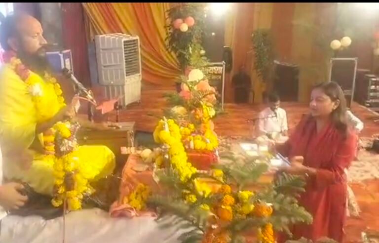 मंसिल माता महोत्सव में श्रीमद्भागवत कथा के चौथे दिन उमड़े श्रद्धालु, भक्ति रस में डूबे भक्त