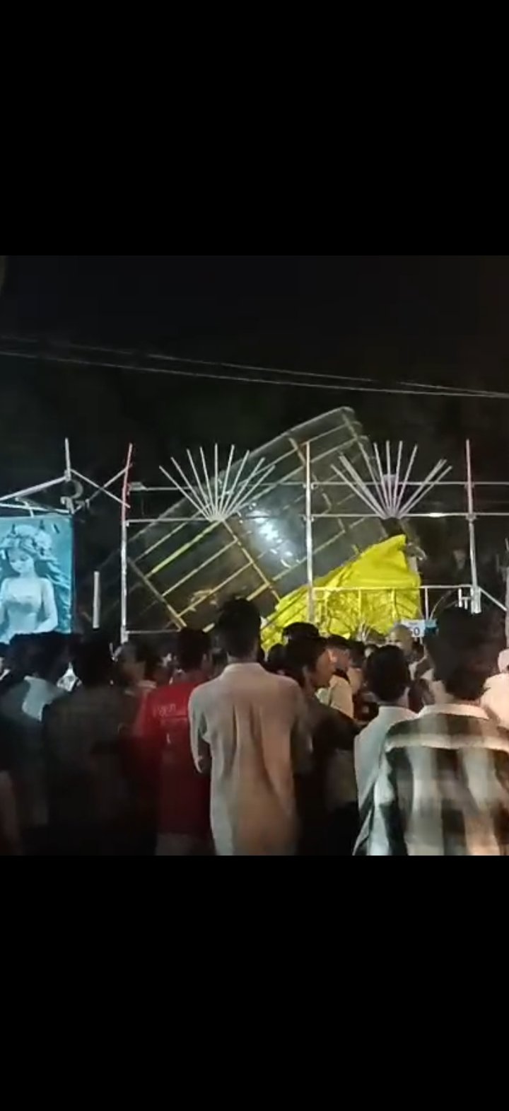 कानपुर में अरमापुर मेले में बड़ा हादसा टला, चलते-चलते पलटा जीरो ग्रेविटी झूला
