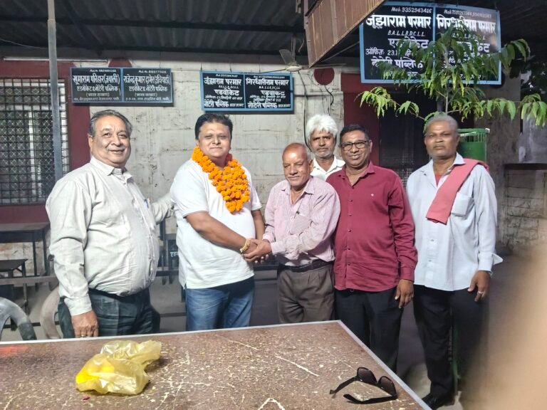 पाली नगर निगम चुनाव में वार्ड नंबर 21से भाजपा उम्मीदवार नवीन वागौरिया ने शानदार र्निर्वाचित होने पर माल्यार्पण कर मुंह मुंडा कर हार्दिक स्वागत अभिनन्दन किया तथा हार्दिक स्वागत अभि।
