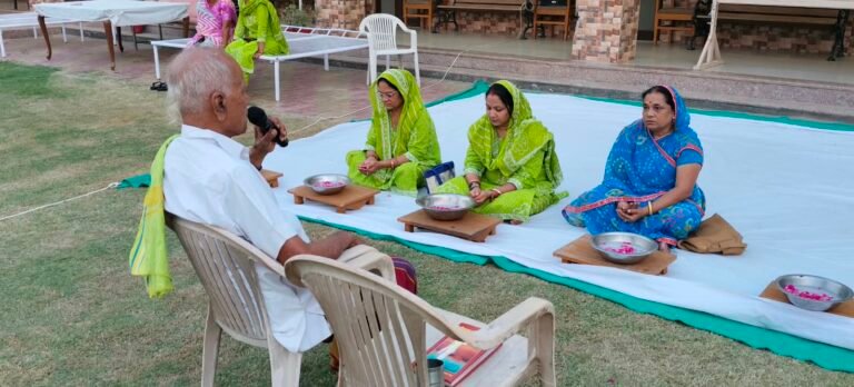पितरों की स्मृति में सेवा का संकल्प, वृद्धजनों के बीच पहुंचा सारथी यूथ फाउंडेशन