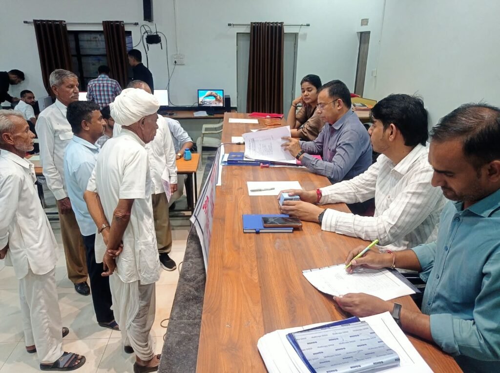99 अभ्यर्थियों को वितरित किए गए 138 नाम निर्देशन पत्र, 16 अक्टूबर तक जमा होंगे नामांकन पाली 14 अक्टूबर। पंचायती राज आम चुनाव 2026 के तहत पाली पंचायत समिति क्षेत्र में द्वितीय चरण - PALI, राजस्थान