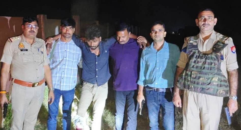 भूपेंद्र अहिरवार हत्याकांड में 25 हजार का इनामी करण कुशवाहा मुठभेड़ में गिरफ्तार। 1 भूपेंद्र अहिरवार हत्याकांड में 25 हजार का इनामी करण कुशवाहा मुठभेड़ में गिरफ्तार। - LALITPUR, उत्तर प्रदेश